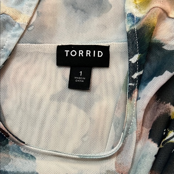 Torrid Multicolor Ruched Blouse - Picture 2 of 2